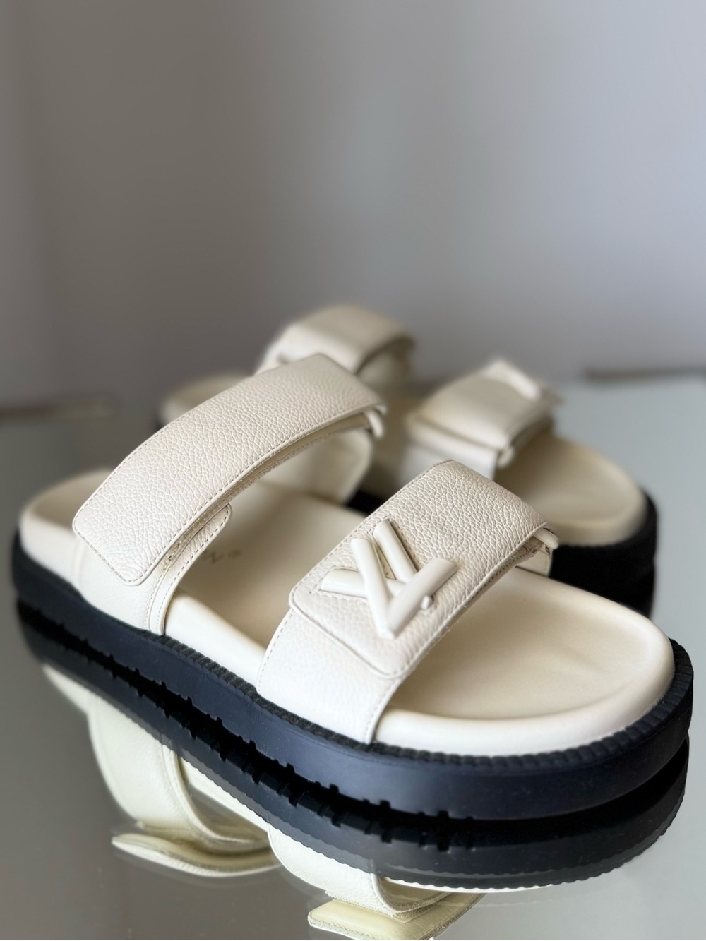 New Louis Vuitton LV Sunset Flat Comfort Sandal 37.5 - Picture 3 of 8